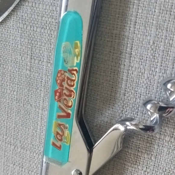 4 /$15  Las Vegas Multi Tool Bar Bottle Opener Corkscrew Dice Roulette Wheel - Picture 2 of 6